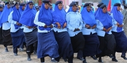 How many Somali police officers trained by AU mission in 13 years?