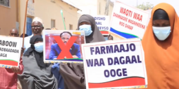 Anti-Farmajo protest held in Mogadishu as battle kills 30