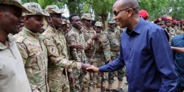PM Visits Troops In central Somalia As War on Al-Shabaab Rages