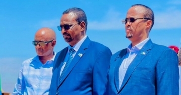 Tension builds up in Somalia as regional leader visits town