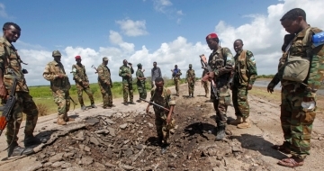 Explosion kills at least 10 near Somali capital