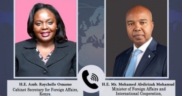 Somali, Kenyan foreign ministers hold warm phone talks