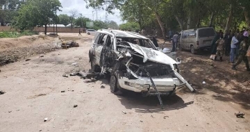 Suicide bomber kills senior official outside Somalia capital