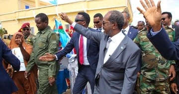Somalia president begins visit to regional states