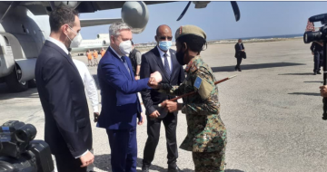 Italy’s Defence Minister in Mogadishu on unannounced visit