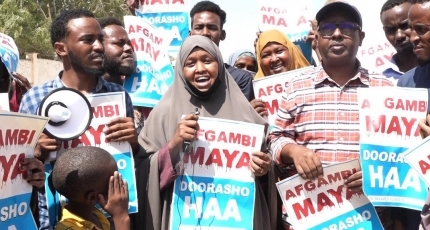Pro-Farmajo police officers stop anti-coup rally in capital