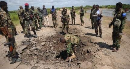 Car bomb targets a military base in central Somalia