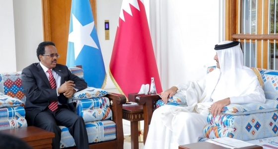 Qatar’s emir holds talks with outgoing Somali president in Doha